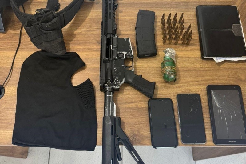 Foto: Divulgação - PMBA apreende fuzil e granada em Porto Seguro