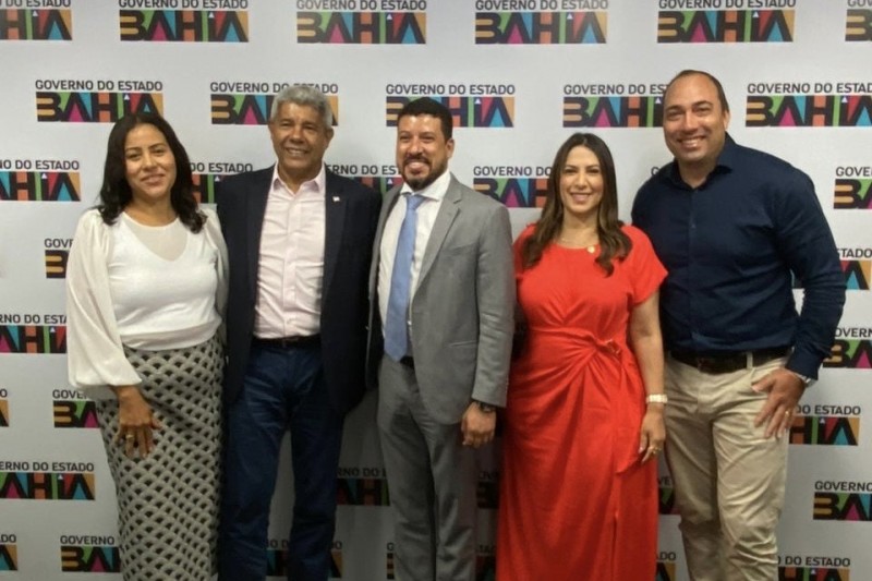 Foto: Divulgação - Deputada Cláudia Oliveira entrega ambulância, veículo para TFD e reforça investimentos na saúde de Itabela