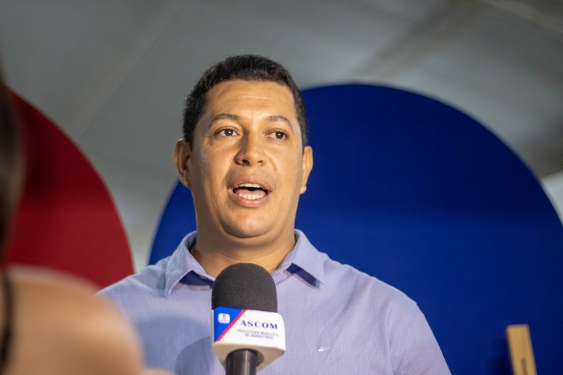 Foto: Marcos Leão- Prefeito Gandhi anuncia reajuste salarial acima do piso para professores de Guaratinga