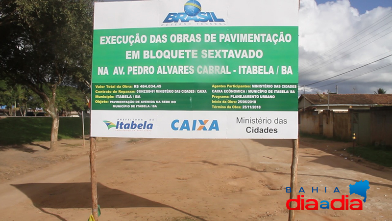 Iniciada a pavimentao da Avenida Pedro lvares Cabral em Itabela 