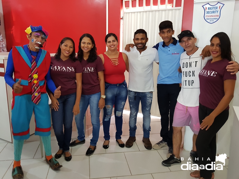 Loja, localizada no centro da cidade, tem produtos de R$ 2 a R$60. (Foto: Alex Gonalves/BAHIA DIA A DIA)