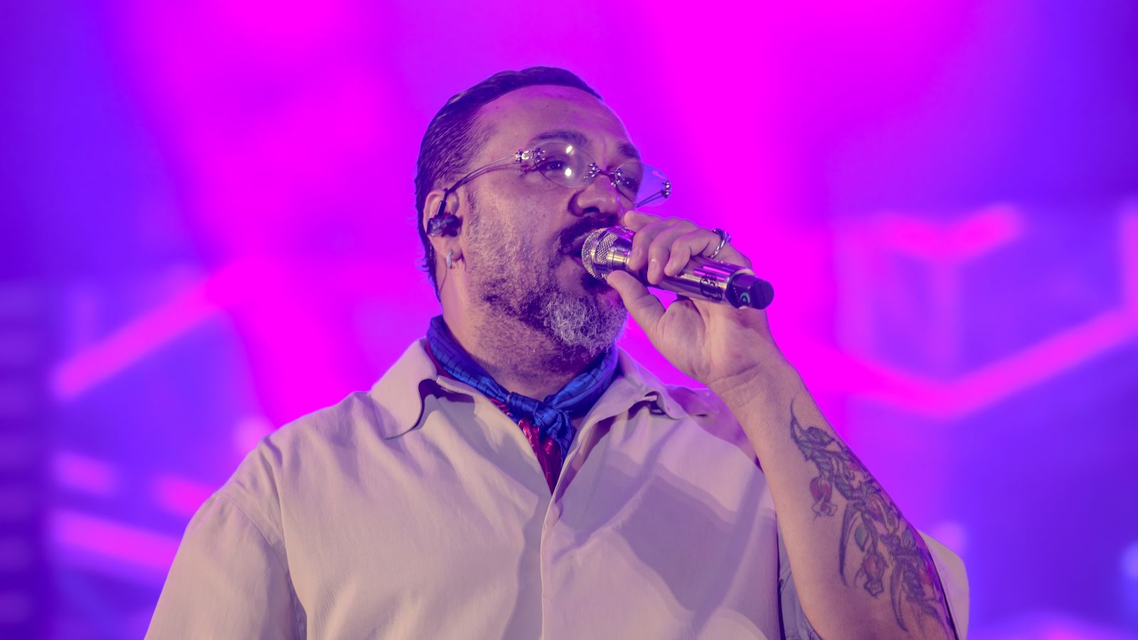 Ax� e romantismo marcaram a primeira noite do R�veillon Ax� Moi