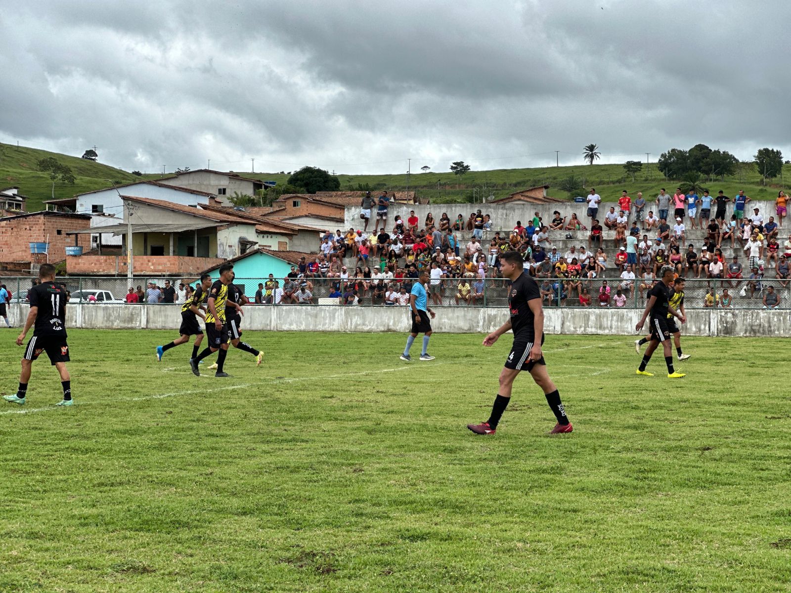 Final do campeonato municipal de futebol de Guaratinga  marcada por fortes emoes - (Foto: Divulgao)