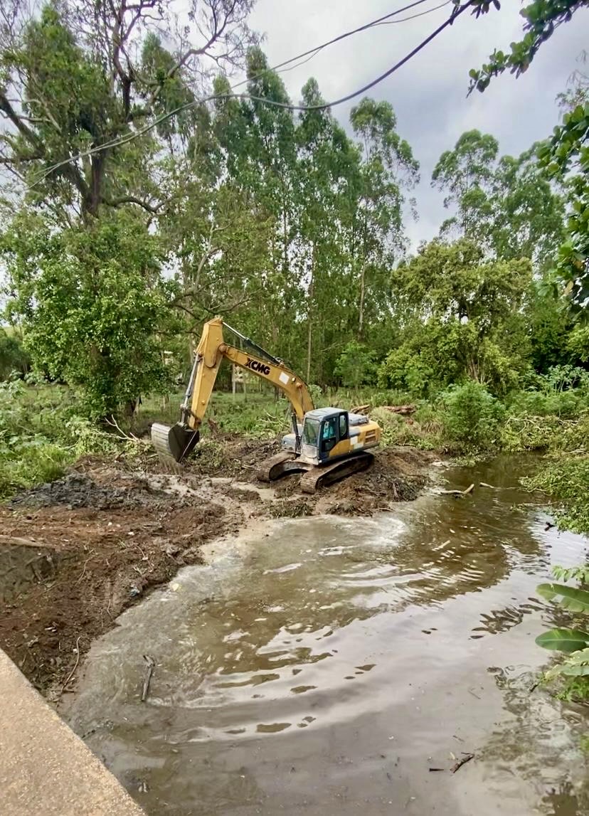 Prefeitura de Guaratinga inicia limpeza dos rios dos Frades e da Rua da Paz