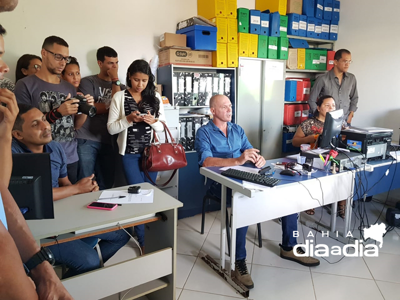 Em reunio com os estudantes na manh desta quarta-feira (4), oprefeito disse que o transporte  um direito. (Foto: Alex Gonalves/BAHIA DIA A DIA)