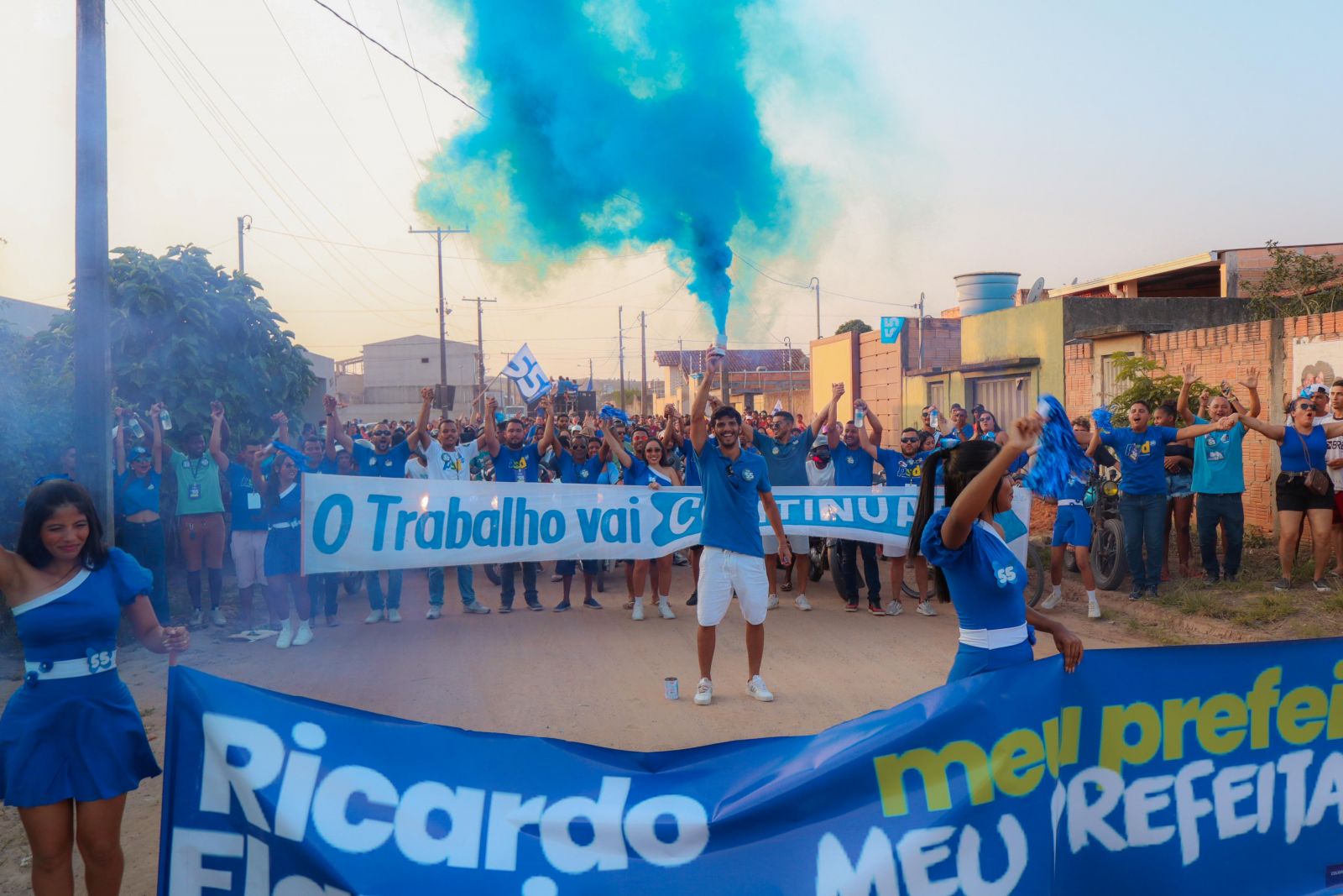 Ao lado de Francisqueto, Ricardo Flauzino e Z Sossai realizam 1 carreata da campanha - (Foto: Divulgao)