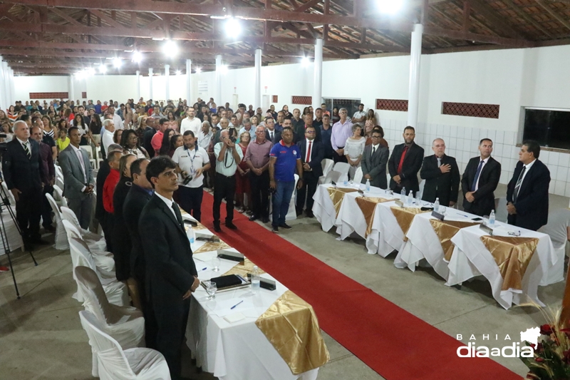 Solenidade realizada pela cmara de vereadores aconteceu na noite desta quinta-feira (20). (Foto: Alex Gonalves/BAHIA DIA A DIA)