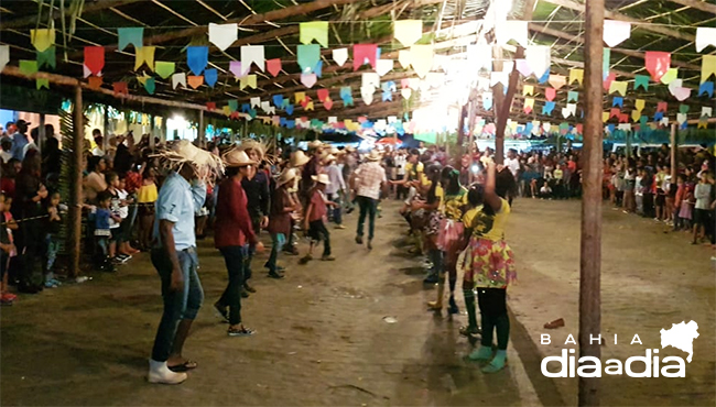 Tradicional Quadrilha Junina abrilhantaram o evento nos distritos de Monte Pascoal e Montinho. (Foto: Joziel Costa/BAHIA DIA A DIA)