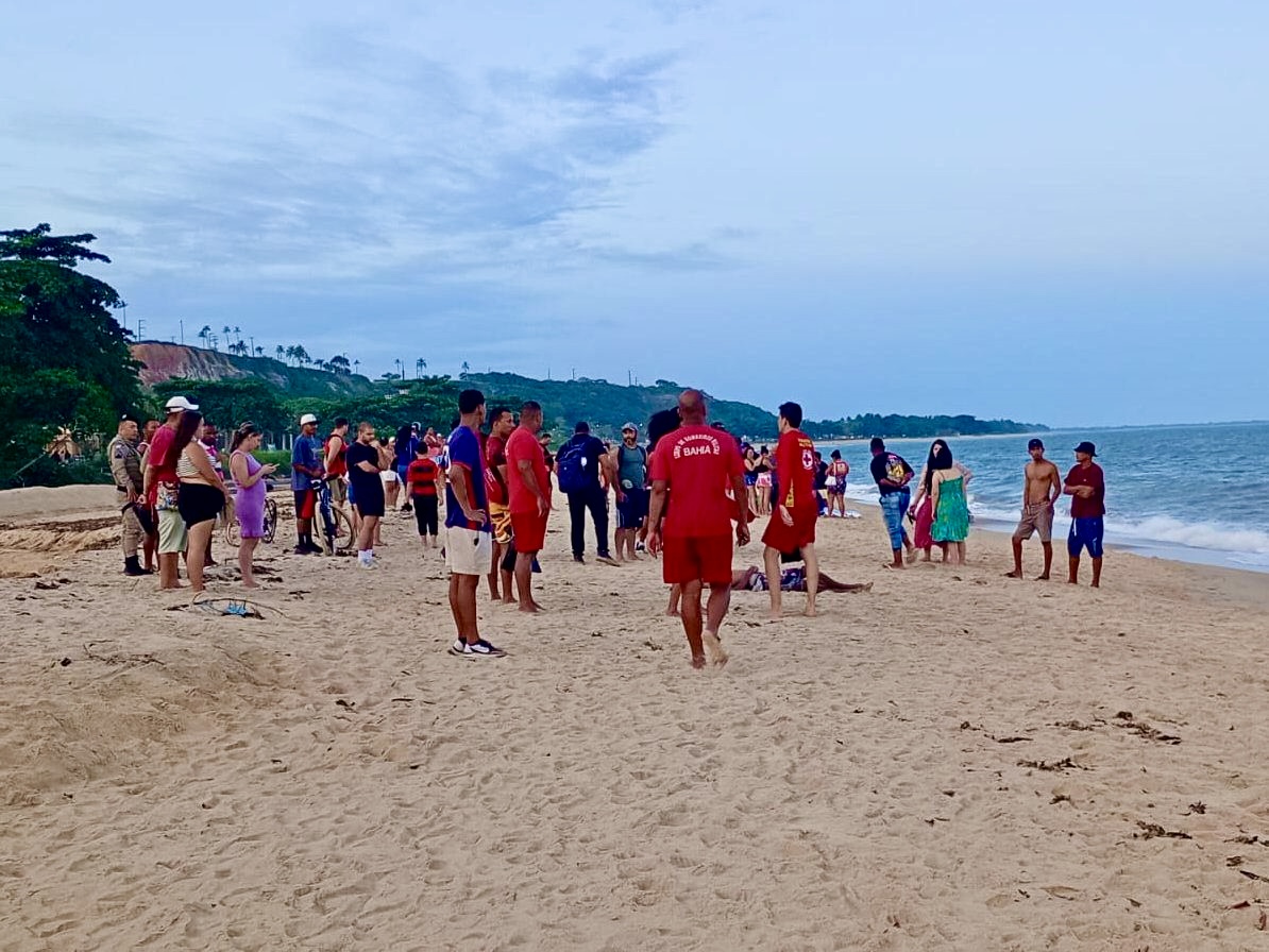 Dois jovens morrem afogados durante passeio na Orla Norte de Porto Seguro