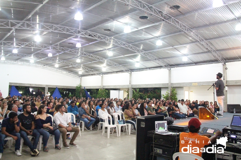 Seminrio teve o tema Um Jeito Arretado de Empreender, abordado pelo artista atravs da poesia, da motivao e do humor. (Foto: Jozil Costa/BAHIADIAADIA)