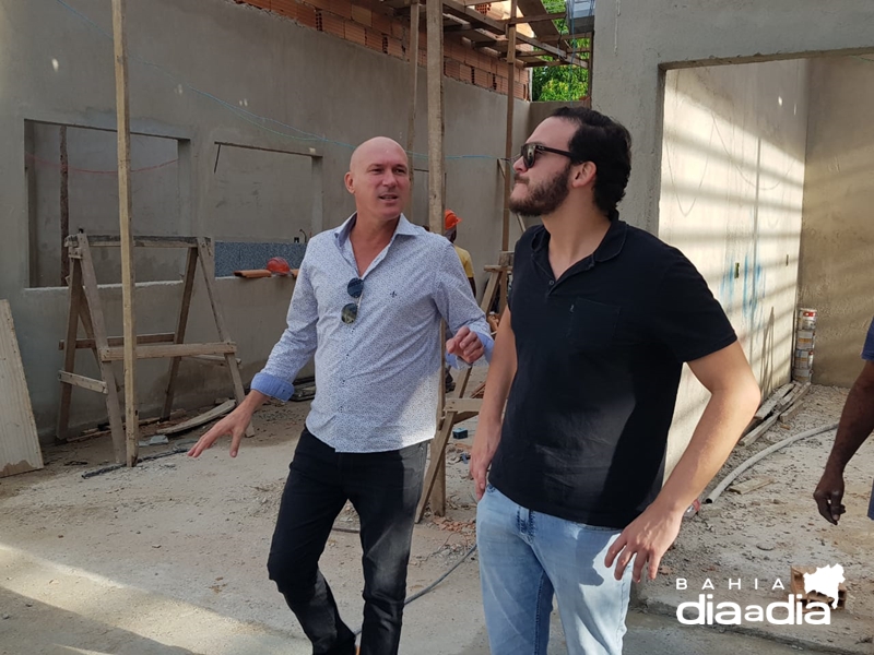 Ao lado de Francisqueto, deputado Uldurico Jnior visita importantes obras em andamento. (Foto: Alex Gonalves/BAHIA DIA A DIA)