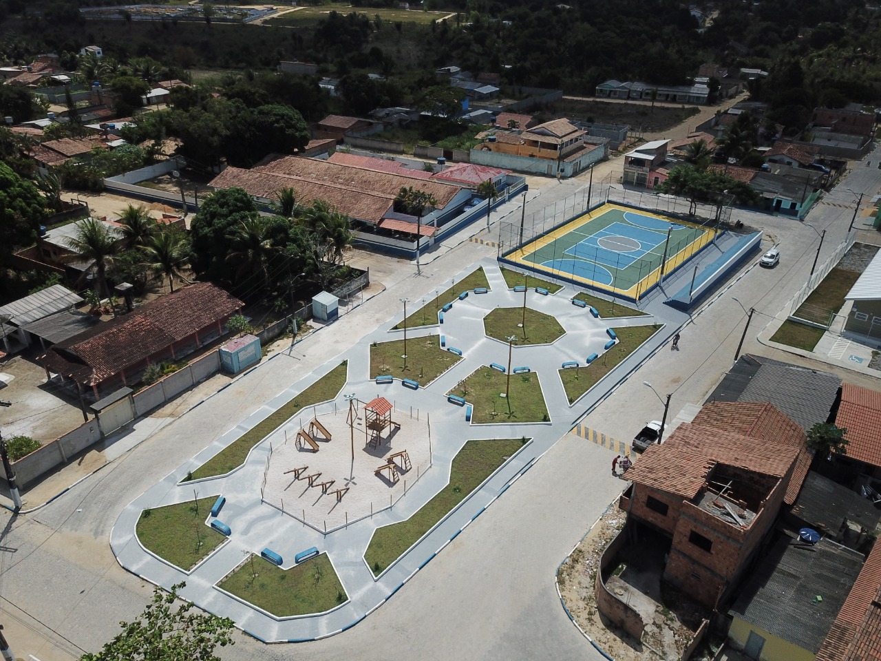 Praa poliesportiva foi totalmente reformada. (Foto: Divulgao)