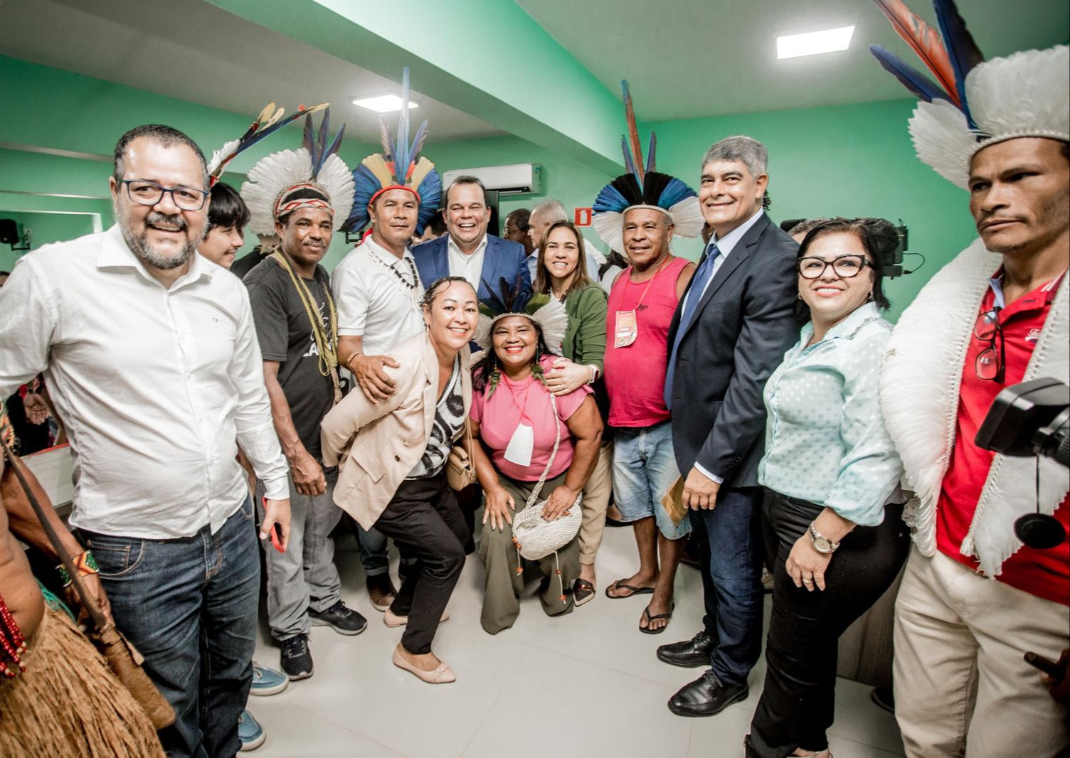 Prefeito Agnelo mostra prestgio com presena do governador na abertura da 7 Conferncia Municipal de Sade de Cabrlia. (Foto: Divulgao)