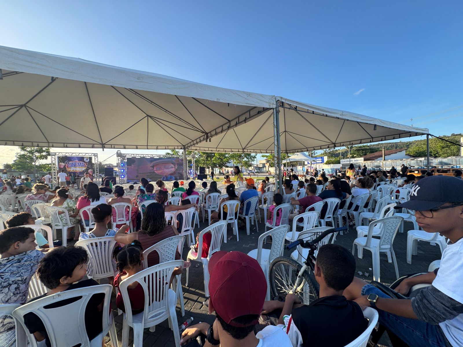 Cinema na Praa promove incluso social com sesses gratuitas em Itabela. (Foto: Divulgao)