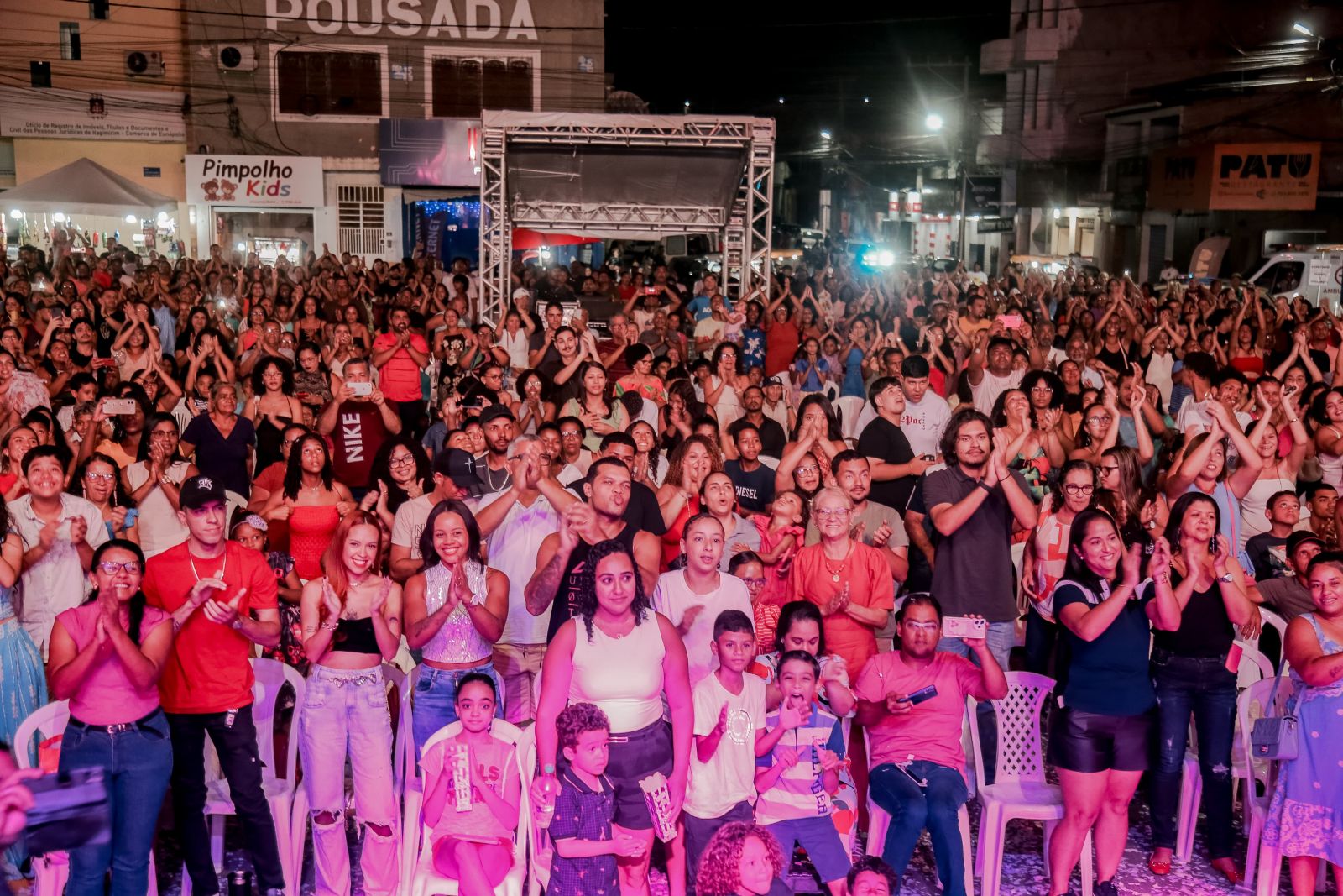 Espetculo de ballet encanta o pblico na ltima noite do Natal das Luzes de Itagimirim. (Foto: Elder Freitas)