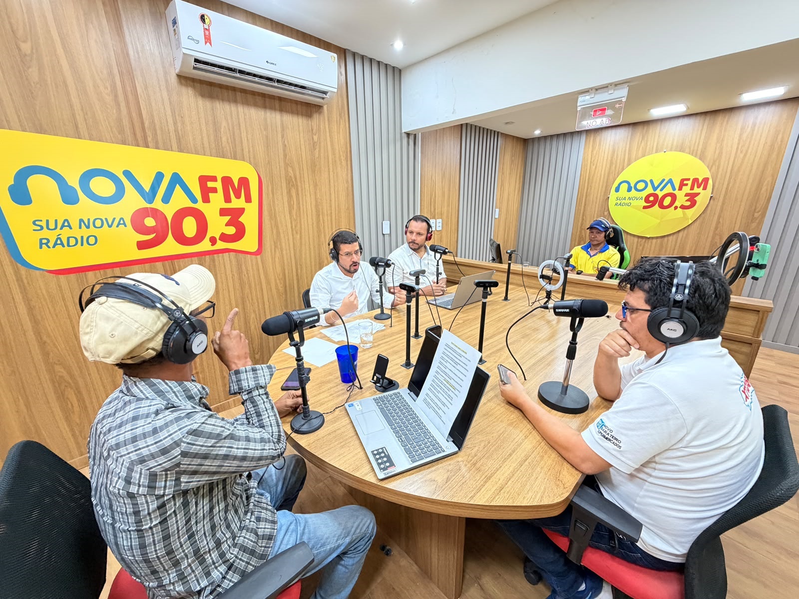 Prefeito Flauzino faz balan�o de 1 ano e 8 meses de gest�o e destaca avan�os em Itabela durante entrevista em r�dio