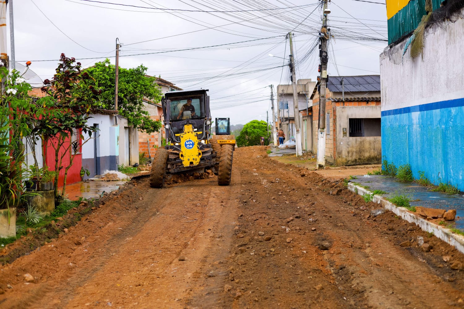 Prefeitura de Eun�polis avan�a com pavimenta��es no Alecrim II, Nova Eun�polis, Col�nia e Santa Isabel
