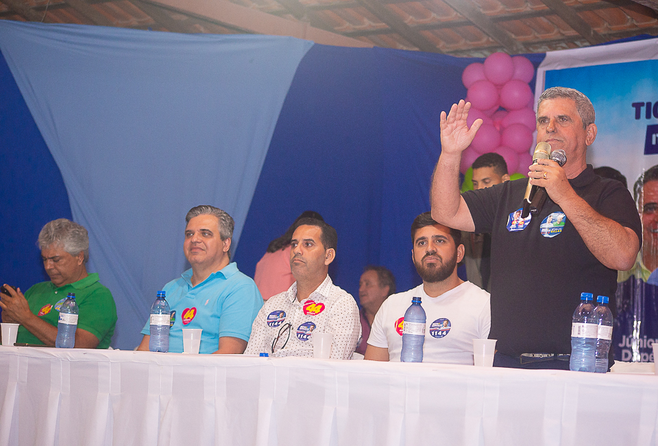 Tio Pedro Dap. durante encontro poltico em Itabela. (Foto: Divulgao)