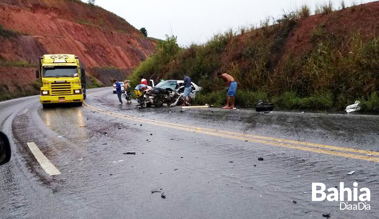 Acidente aconteceu prximo a Itabela, na Br101. (Foto: Reproduo/BAHIA DIA A DIA)