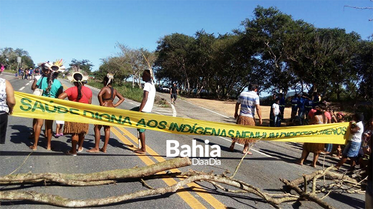 Interdio provou um engarrafamento de cerca de dois quilmetros. (Foto: Reproduo/Whatsapp)