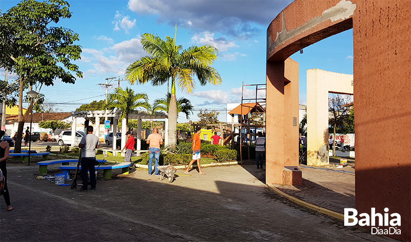 Ao revitalizou a praa 31 de agosto no centro da cidade. (Foto: Alex Gonalves/BAHIA DIA A DIA)