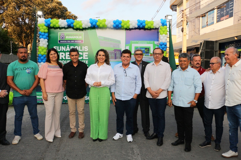 Eunpolis: prefeita Cordelia Torres inaugura nova sede do Ncleo de Tributos e Arrecadao (Foto: Divulgao)