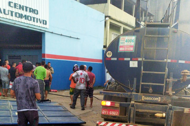 Princpio de incndio  registrado em centro automotivo em Itabela. (Foto: BAHIA DIA A DIA)