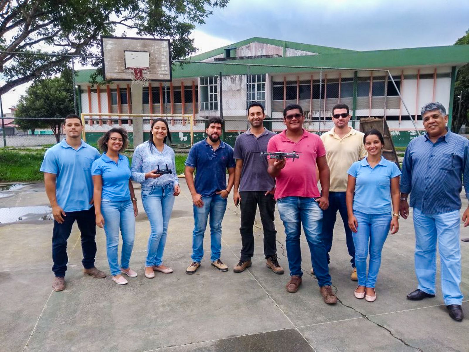 Equipe da Secretaria municipal de Meio Ambiente de Eunpolis durante teste do equipamento.(Foto: Divulgao)