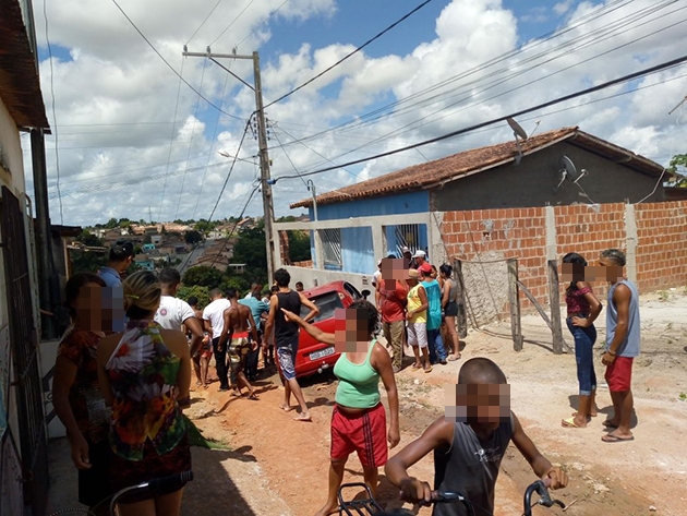 Crime aconteceu por volta das 10h20, na Rua Araucu, no bairro Alecrim II.(Foto: Reproduo/Whatsapp)