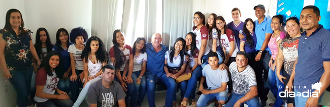 Em reunio com estudantes, prefeito garante transporte do pr-vestibular. (Foto: Alex Gonalves/BAHIA DIA A DIA)