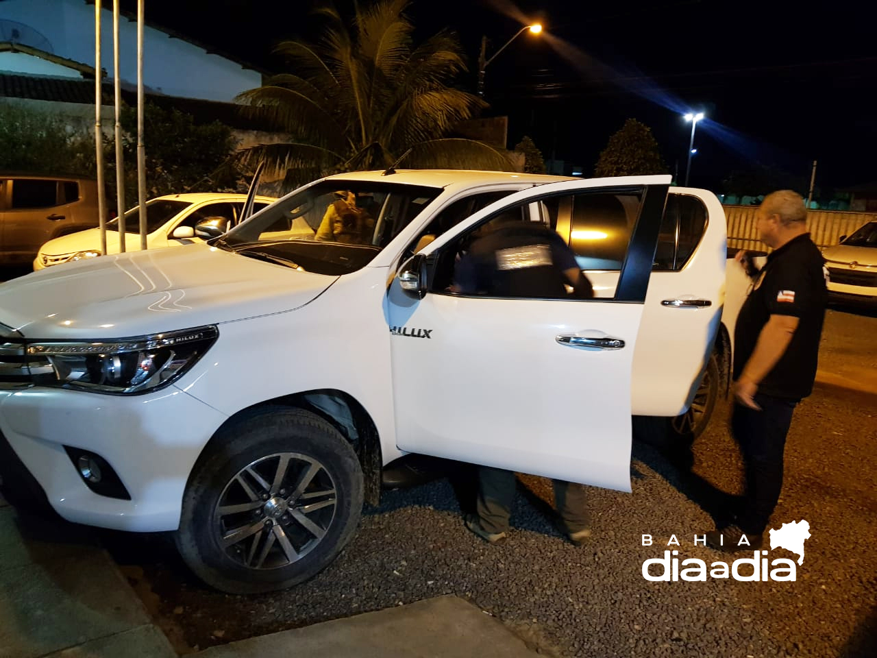 Veculo uma Hilux foi apreendido pela polcia civil. (Foto: Alex Gonalves/BAHIA DIA A DIA)