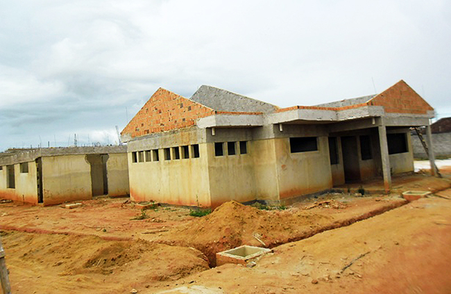 Obra inacabada da gesto do ex-prefeito Osvaldo Gomes Carib (PMDB). (Foto: Giro de Notcias)