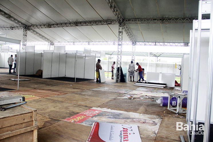 Montagem dos stands est em fase final. (Foto: Alex Gonalves/BAHIA DIA A DIA)