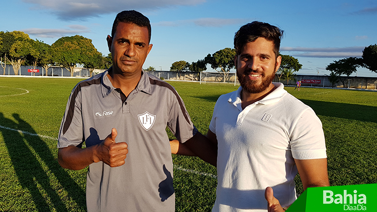 Tcnico Ratinho e o fisioterapeuta, Pedro Bonfim. (Foto: Alex Gonalves/BAHIA DIA A DIA)