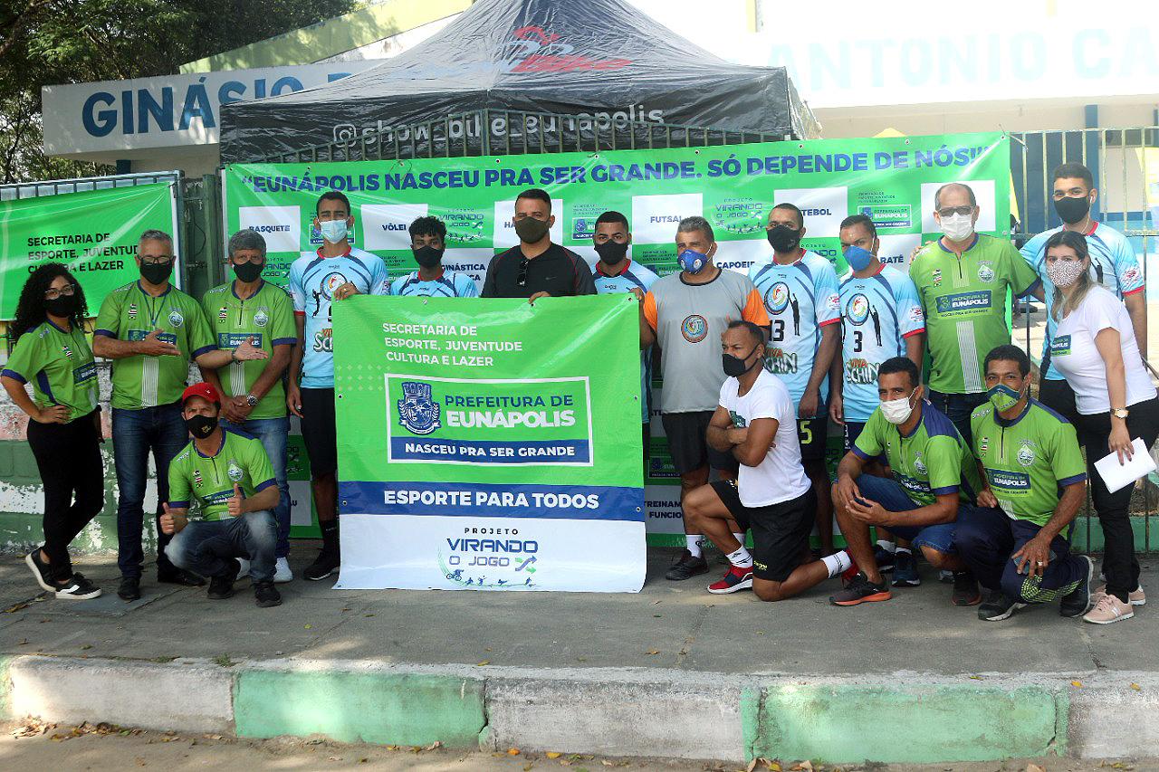 Organizao do evento se reuniu para celebrar sucesso do Domingo de Lazer. (Foto: Divulgao)