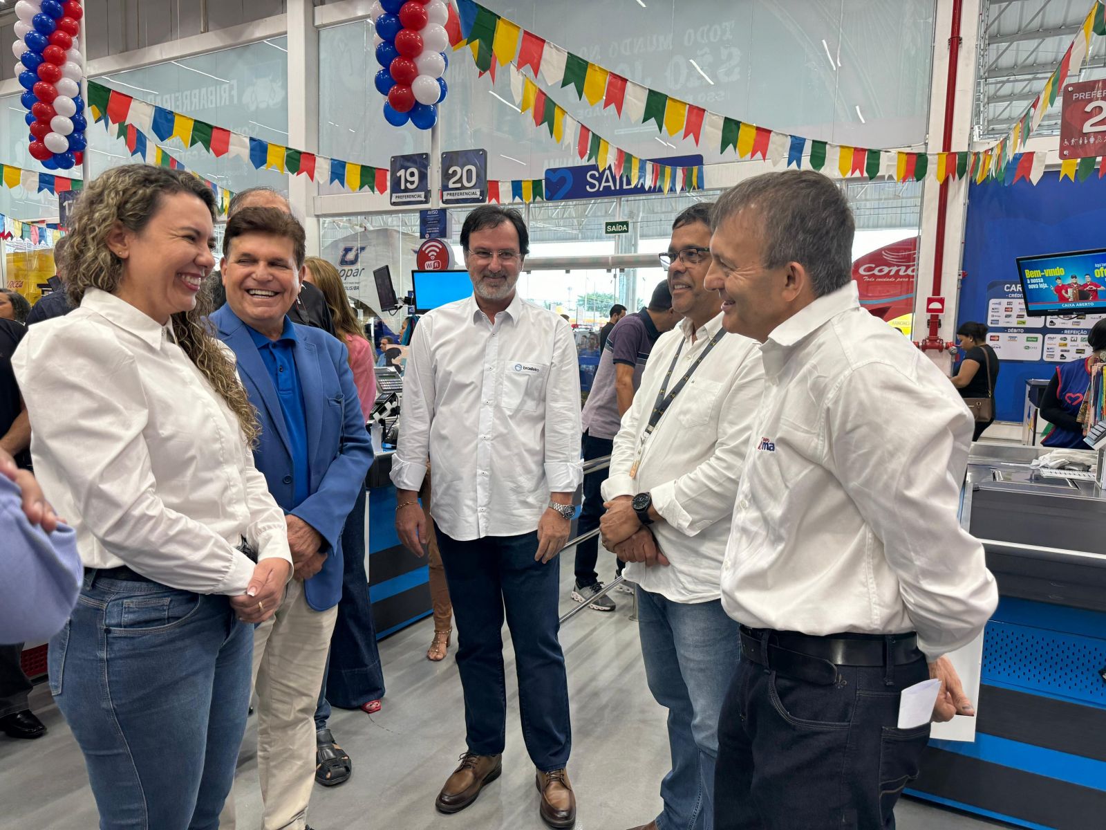 Prefeita Cordlia prestigia inaugurao de mais um grande supermercado em Eunpolis - (Foto: Divulgao)