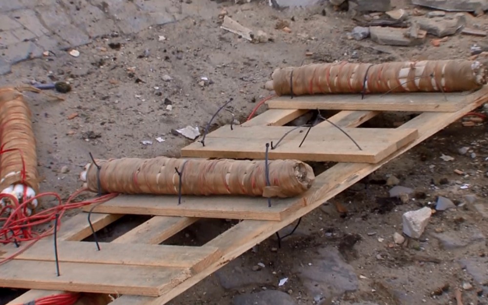 Explosivos foram deixados por criminosos em empresa de segurana de valores (Foto: Reproduo/ TV Santa Cruz)