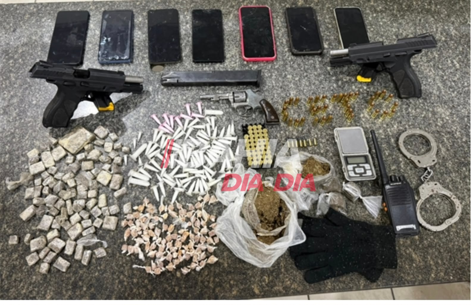 Três suspeitos de homicídios ligados ao tráfico morrem em confronto com a polícia em Itabela Três suspeitos de homicídios ligados ao tráfico morrem em confronto com a polícia em Itabela